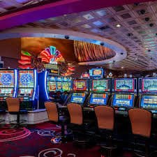 Pikiran santai pengguna saat bermain casino dengan bantuan bonus transparan dan adil